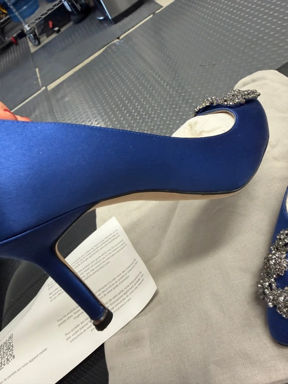 Manolo Blahnik 38.5 Hangisi Blue Satin 70 mm crystal buckle